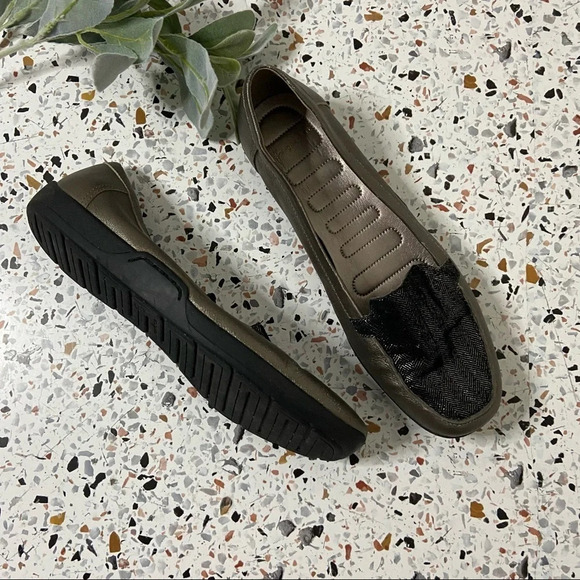 Academia Preppy Loafers Glitter Metallic Slip On 9.5 Timeless Comfortable Insole - Picture 3 of 11